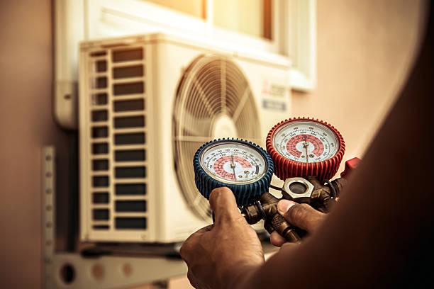 Professional Emergency Hvac technician working in Marlton, MD